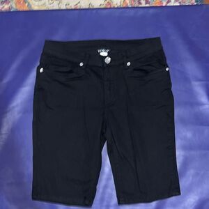 VENUS Black Denim Bermuda Shorts – Size 8 (Stretch Fit Mid-Rise)